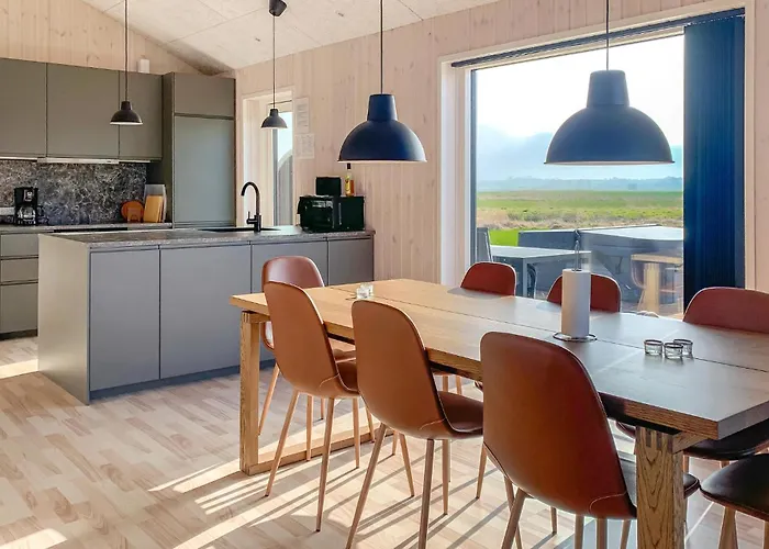 Prázdninový dům In With Kitchen *